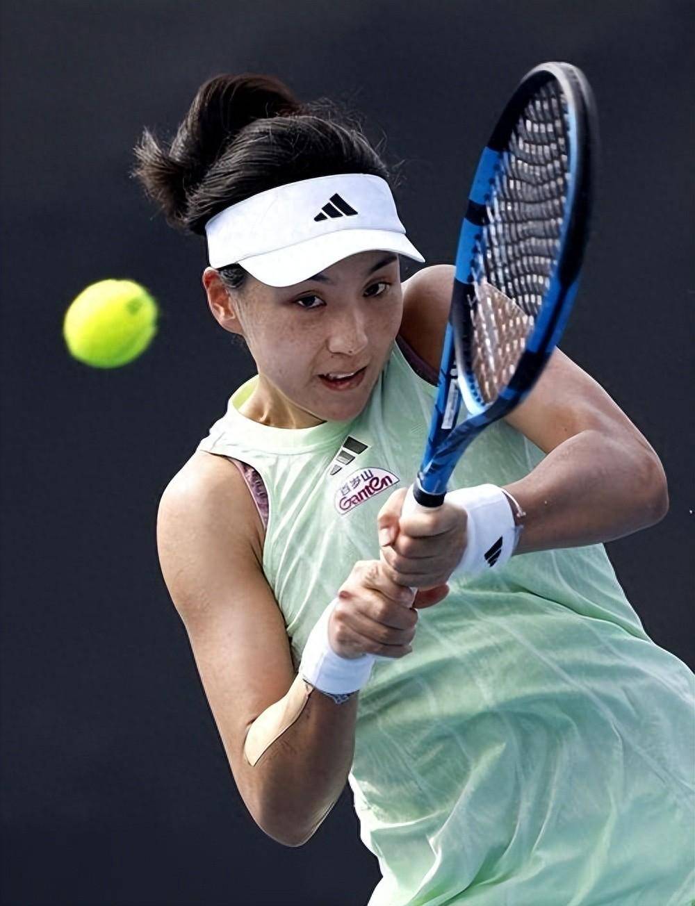 体坛名场面｜中国女足巅峰一战，贝尔式超车＋10米开外世界波，2：1逆转日本队.